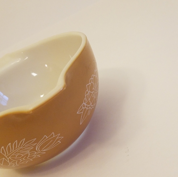 Set of 2 Pyrex Nesting Mixing  Bowls Woodland Cinderella 443 441 Tan - Picture 13 of 16